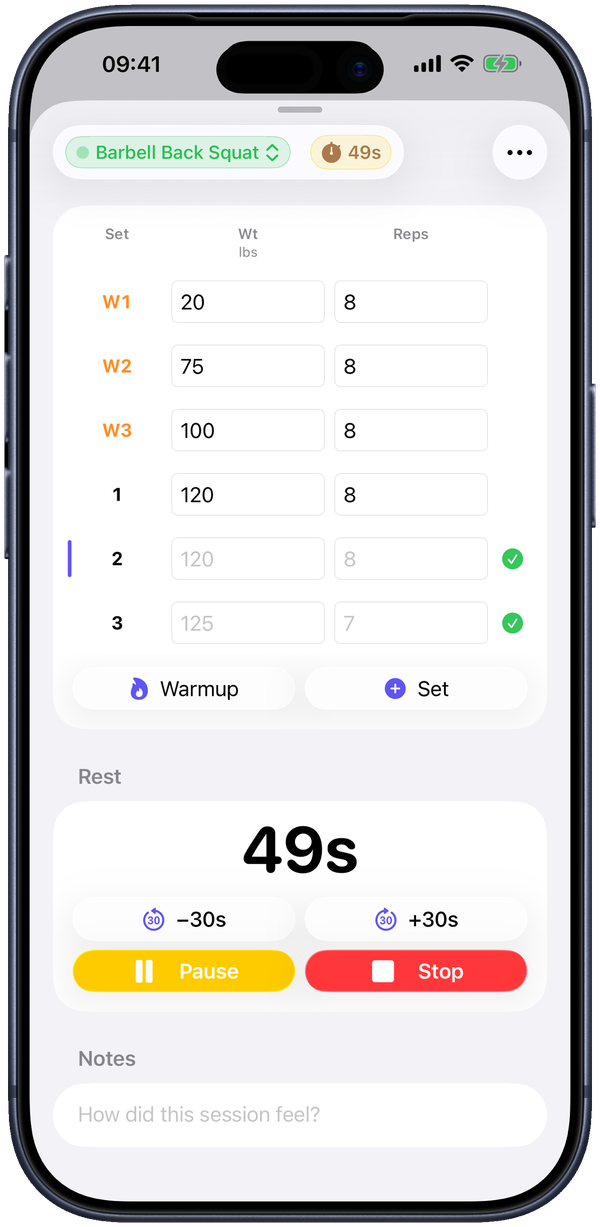 Warmups (W1–W3), working sets, the Warmup / Set buttons, the rest timer, and the session note field.